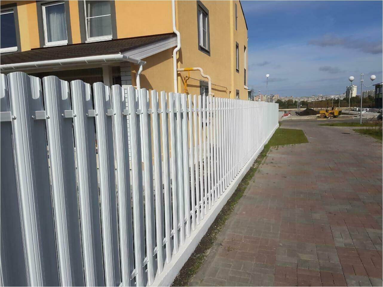 Забор из штакетника 70м фото1 в Архангельске