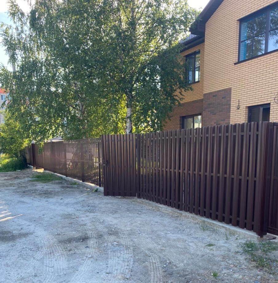 забор из штакетника шоколад фото1 в Архангельске
