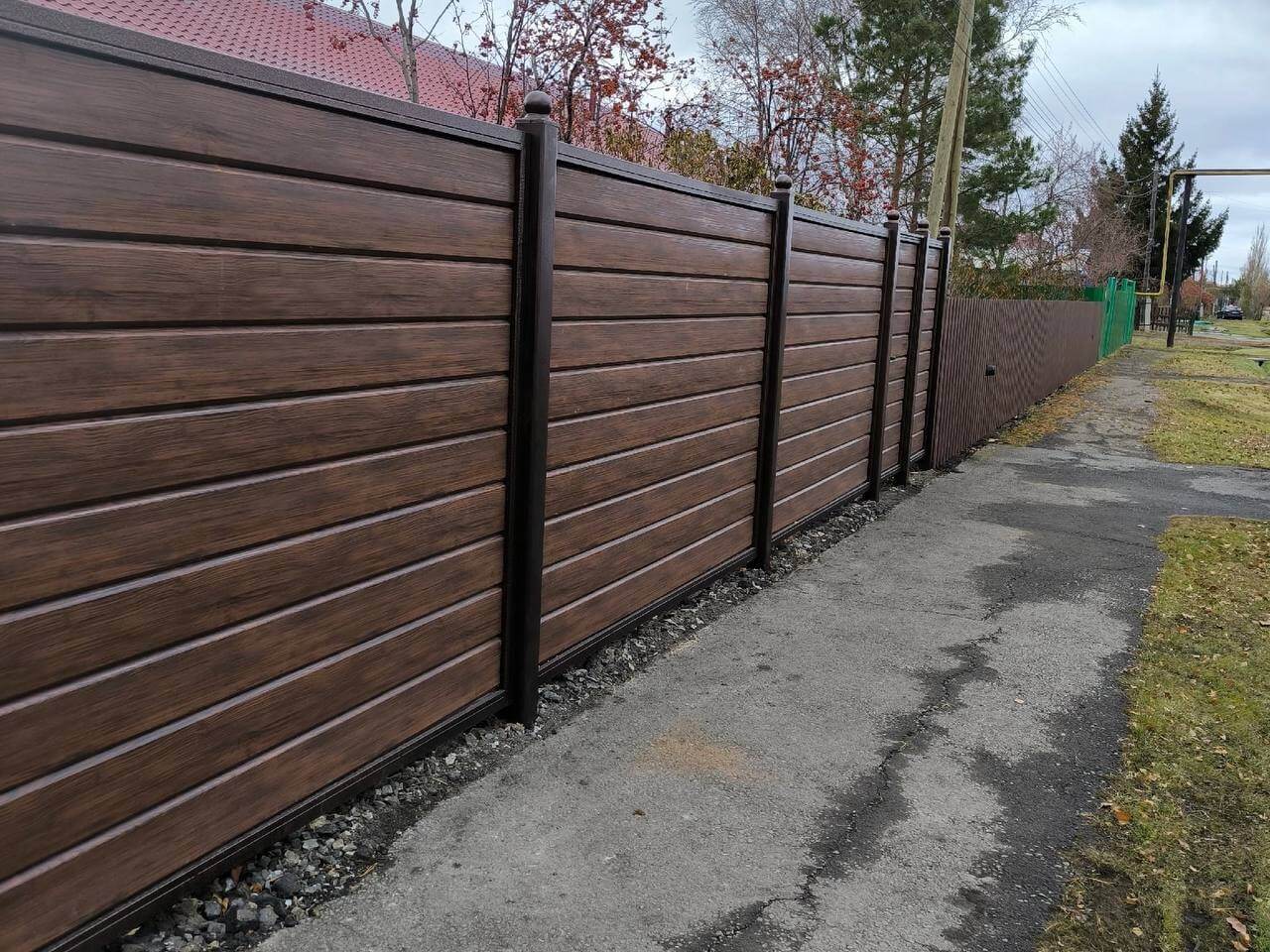 Забор из металлосайдинга Евро-Брус 46м Античное Дерево Принтек фото 1 в Архангельске