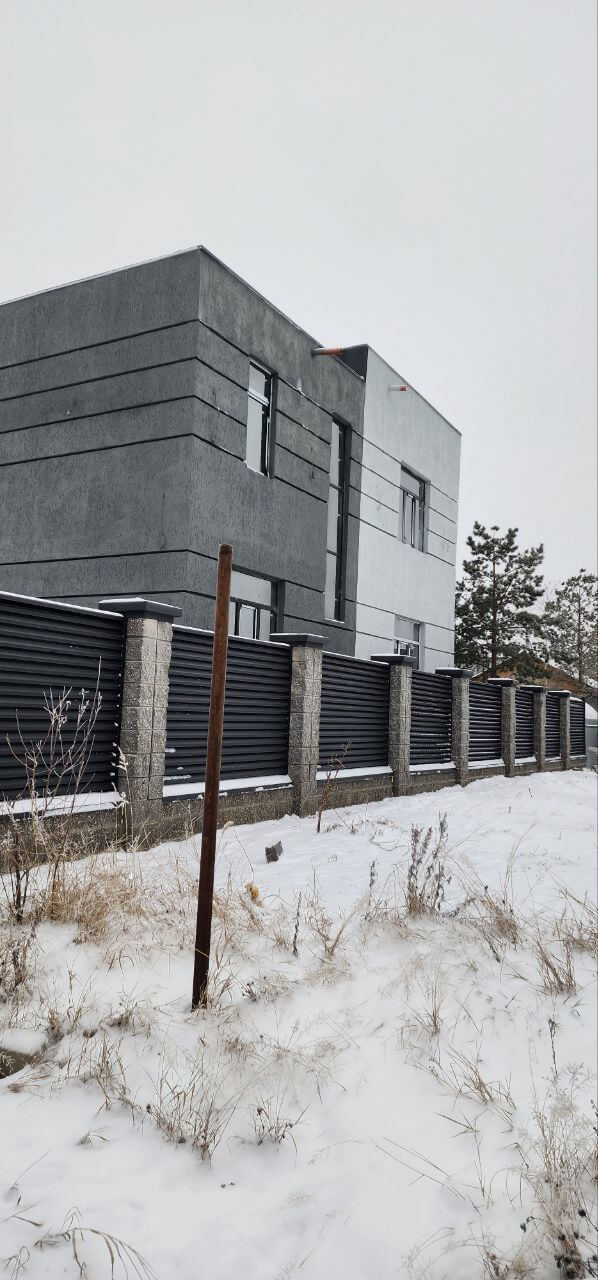 Забор-жалюзи из ламелей ЭКО-Z 66м RAL9005/9005 Черный двусторонний МАТТЕ фото 1 в Архангельске
