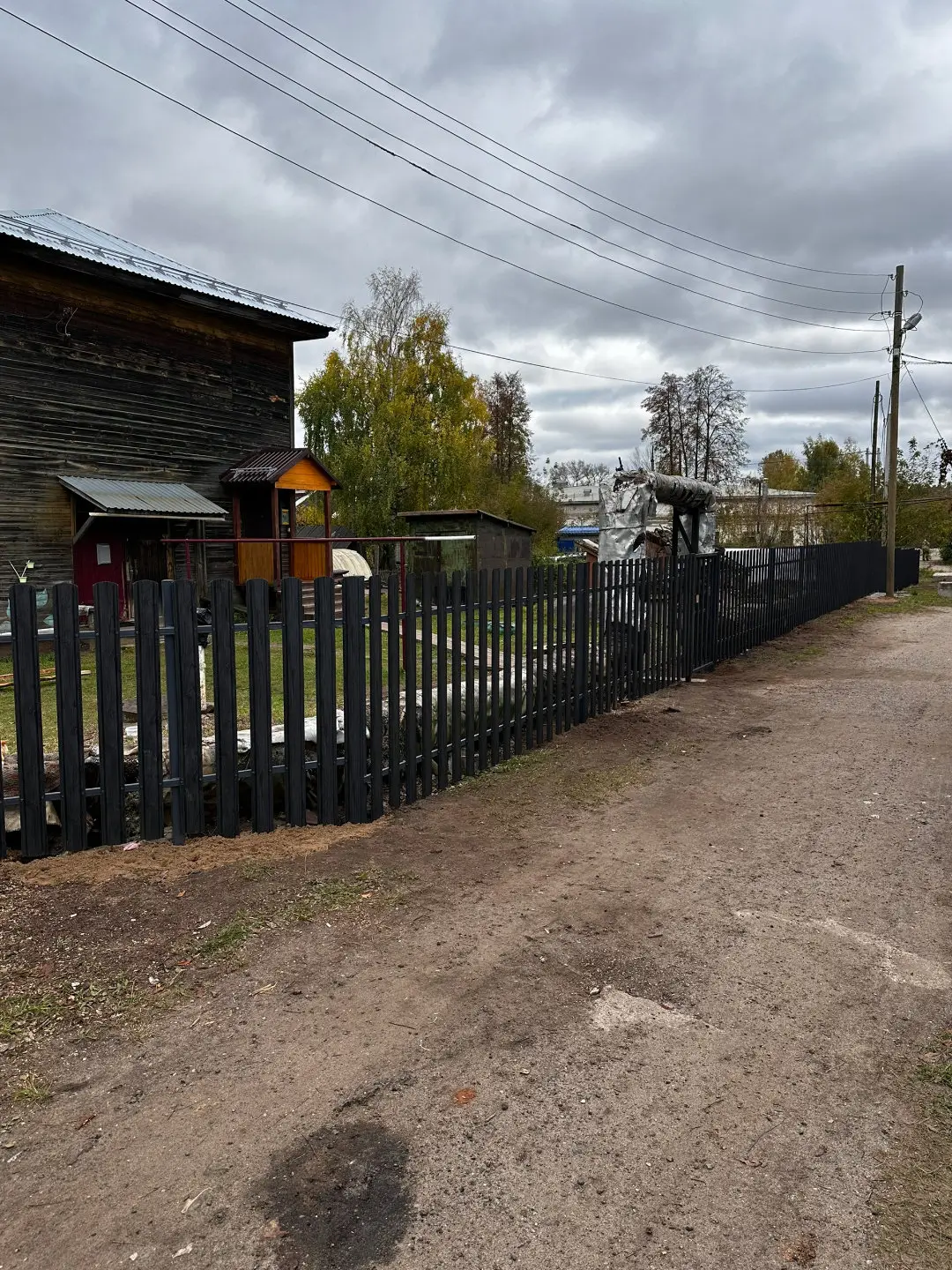 Забор из евроштакетника 63м Черное Дерево 3D Принтек фото 3 в Архангельске