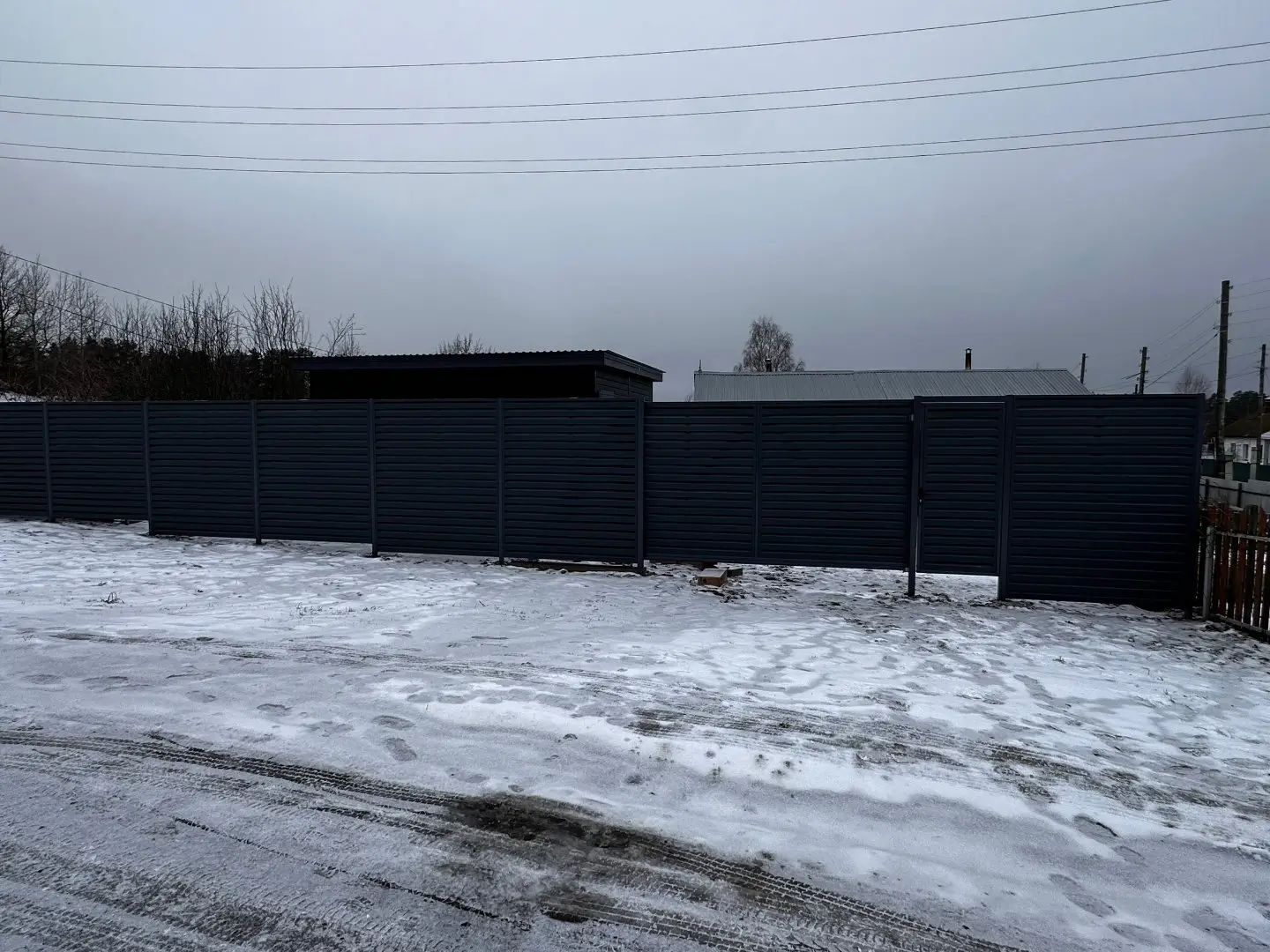 Забор-жалюзи из ламелей Хай-Тек 20м RAL7024/7024 Серый Графит двусторонний МАТТЕ фото 1 в Архангельске