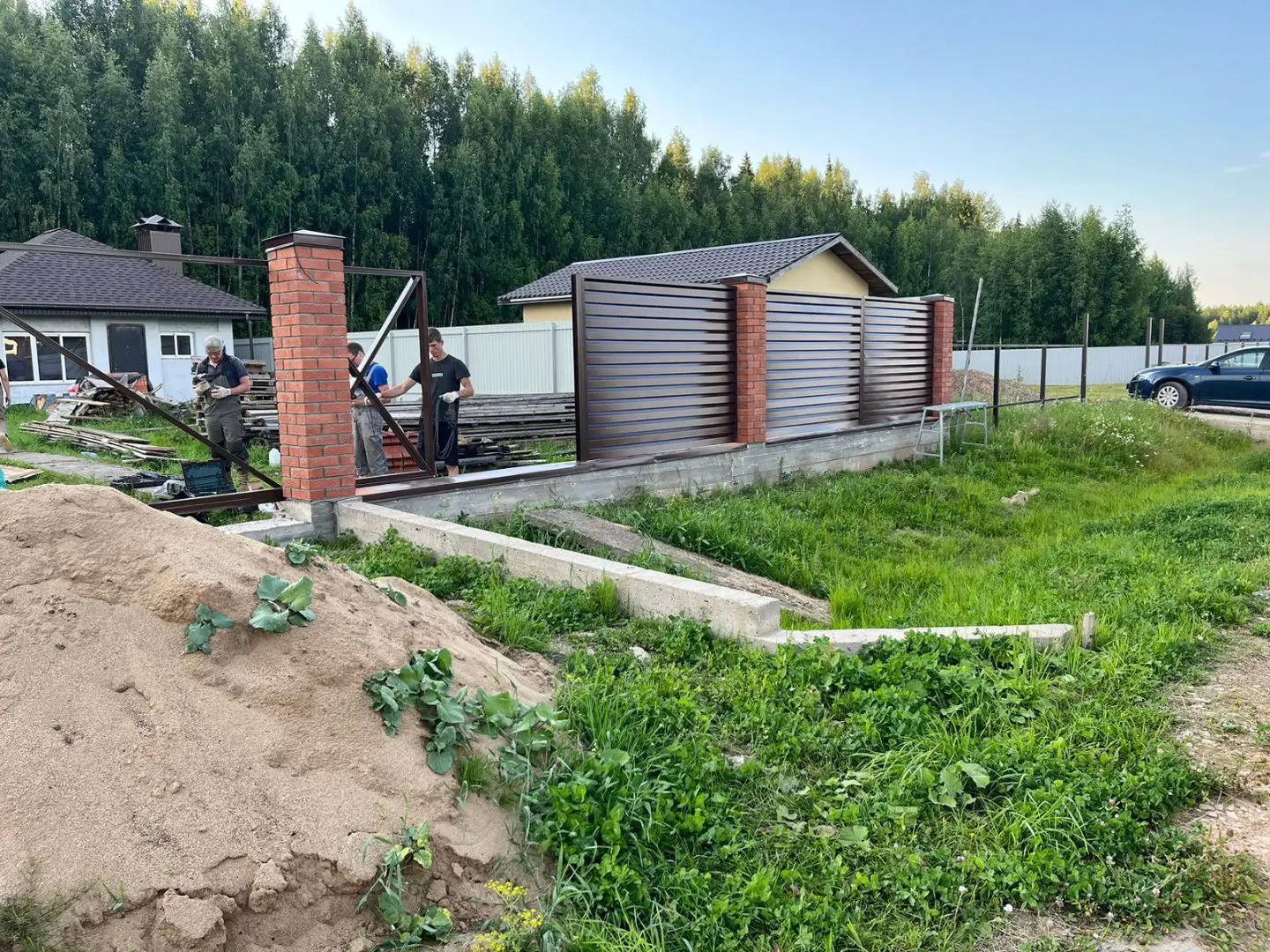 Забор-жалюзи из ламелей Хай-Тек 26м RAL8017/8017 Шоколад двусторонний фото 3 в Архангельске